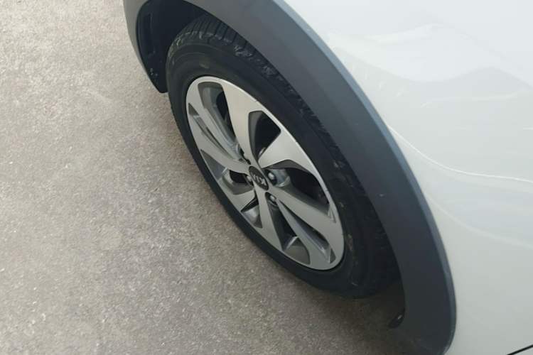 Used Kia KX Cross 2019 1.6L Automatic Dynamic Sunroof Version China VI Left Front Wheel Hub