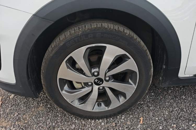 Used Kia KX Cross 2019 1.6L Automatic Dynamic Sunroof Version China VI Left Front Wheel Hub