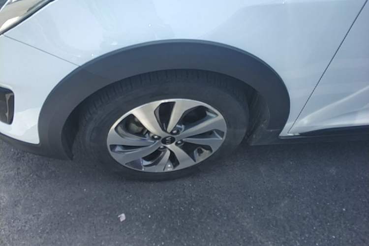 Used Kia KX Cross 2019 1.6L Automatic Dynamic Sunroof Version China VI Left Front Wheel Hub