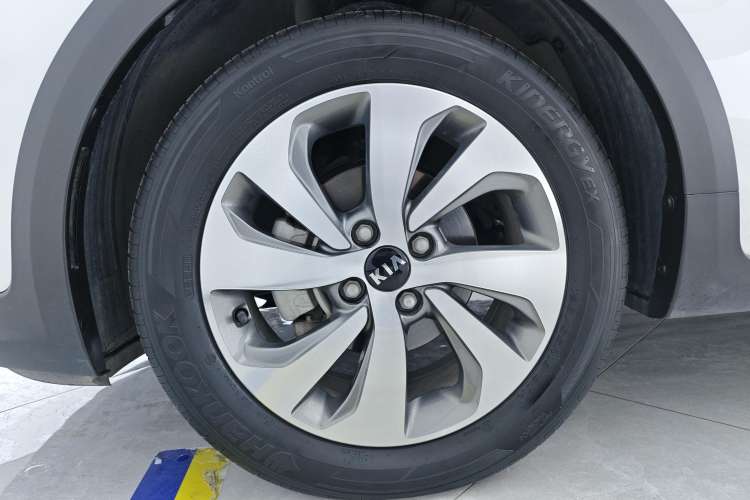 Used Kia KX Cross 2019 1.6L Automatic Dynamic Sunroof Version China VI Left Front Wheel Hub