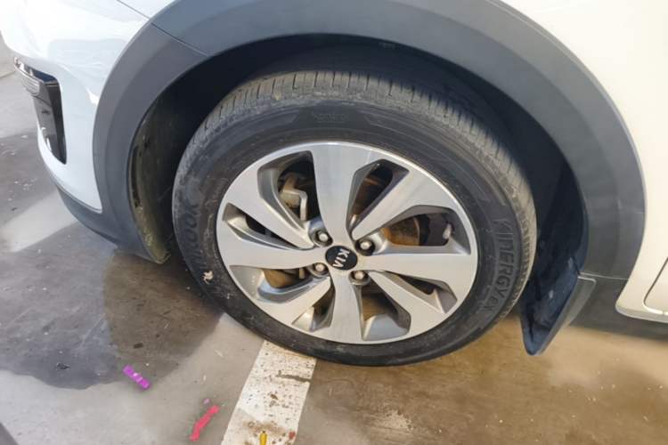 Used Kia KX Cross 2019 1.6L Automatic Dynamic Sunroof Version China VI Left Front Wheel Hub