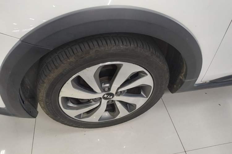 Used Kia KX Cross 2019 1.6L Automatic Dynamic Sunroof Version China VI Left Front Wheel Hub