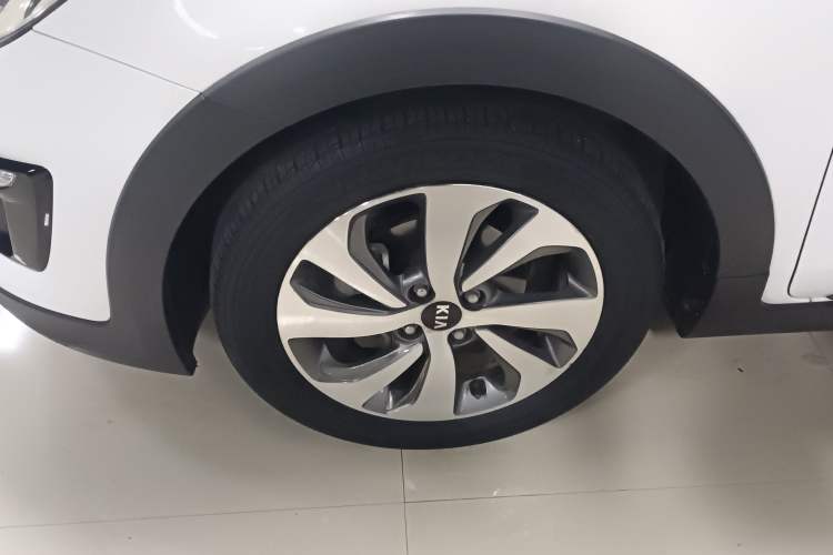 Used Kia KX Cross 2019 1.6L Automatic Dynamic Sunroof Version China VI Left Front Wheel Hub
