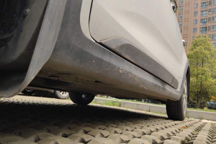 Used Kia KX Cross 2019 1.6L Automatic Dynamic Sunroof Version China VI Left Side Sill