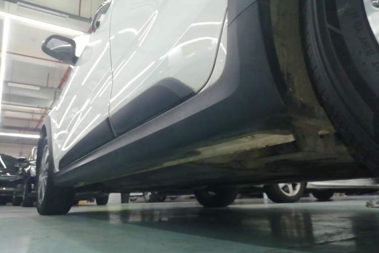 Used Kia KX Cross 2019 1.6L Automatic Dynamic Sunroof Version China VI Left Side Sill