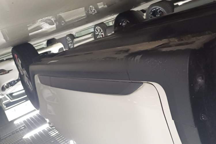 Used Kia KX Cross 2019 1.6L Automatic Dynamic Sunroof Version China VI Left Side Sill