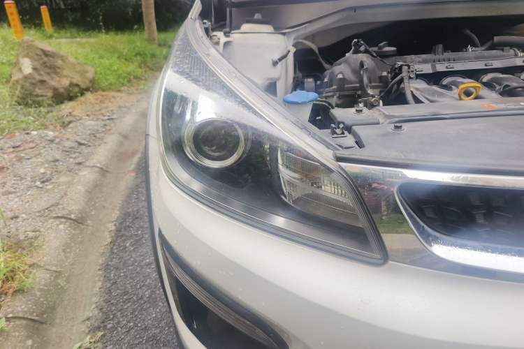 Used Kia KX Cross 2019 1.6L Automatic Dynamic Sunroof Version China VI Right Front Headlight