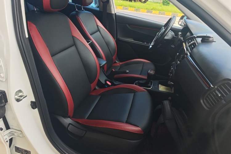Used Kia KX Cross 2019 1.6L Automatic Dynamic Sunroof Version China VI Right Front Seat