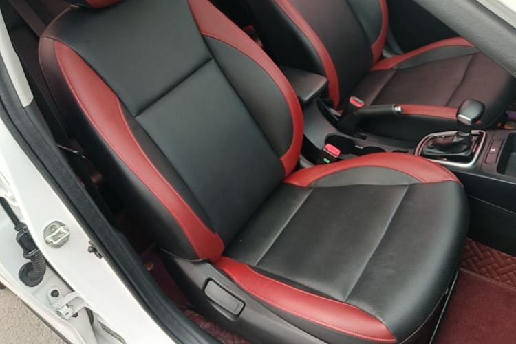Used Kia KX Cross 2019 1.6L Automatic Dynamic Sunroof Version China VI Right Front Seat