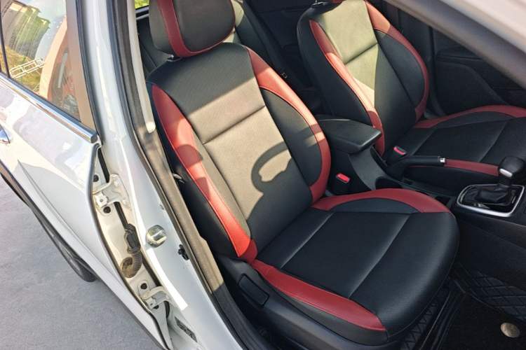 Used Kia KX Cross 2019 1.6L Automatic Dynamic Sunroof Version China VI Right Front Seat