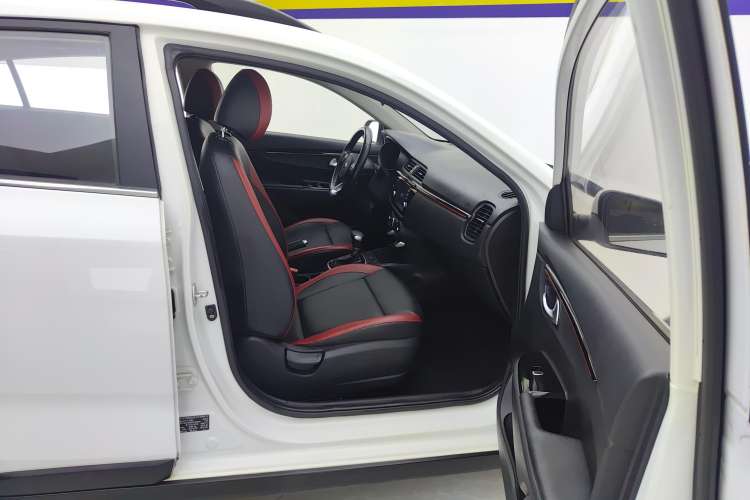 Used Kia KX Cross 2019 1.6L Automatic Dynamic Sunroof Version China VI Right Front Seat