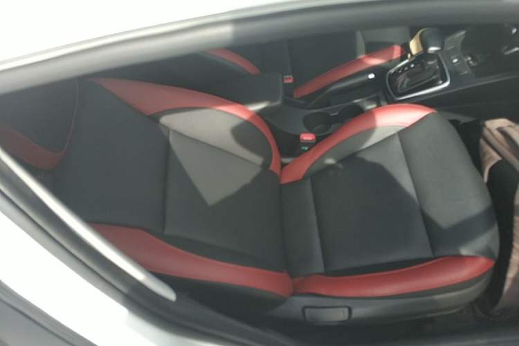 Used Kia KX Cross 2019 1.6L Automatic Dynamic Sunroof Version China VI Right Front Seat