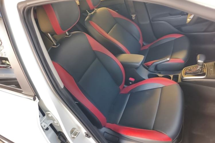 Used Kia KX Cross 2019 1.6L Automatic Dynamic Sunroof Version China VI Right Front Seat