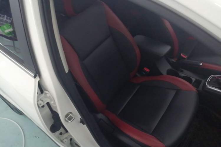 Used Kia KX Cross 2019 1.6L Automatic Dynamic Sunroof Version China VI Right Front Seat