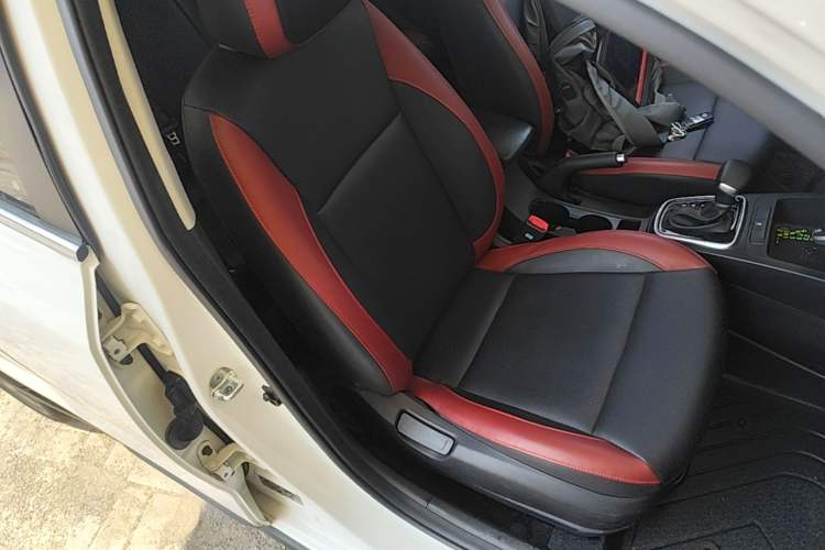 Used Kia KX Cross 2019 1.6L Automatic Dynamic Sunroof Version China VI Right Front Seat