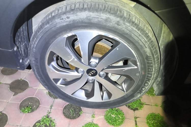 Used Kia KX Cross 2019 1.6L Automatic Dynamic Sunroof Version China VI Right Front Wheel Hub