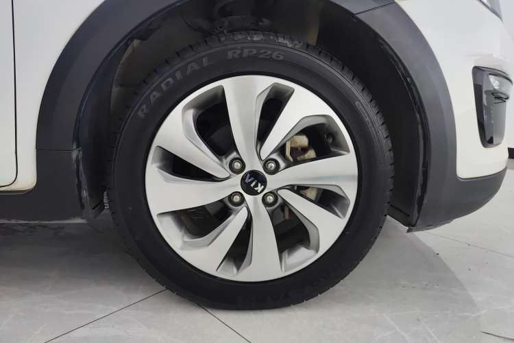 Used Kia KX Cross 2019 1.6L Automatic Dynamic Sunroof Version China VI Right Front Wheel Hub