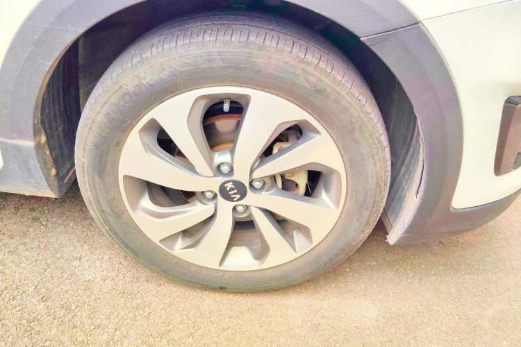 Used Kia KX Cross 2019 1.6L Automatic Dynamic Sunroof Version China VI Right Front Wheel Hub