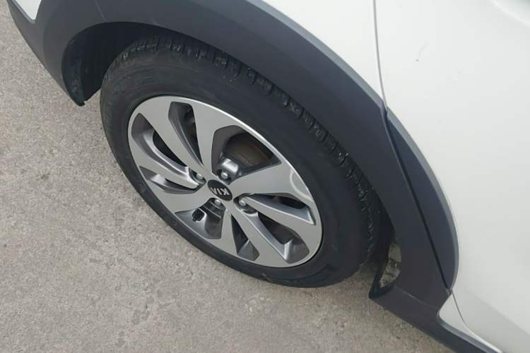 Used Kia KX Cross 2019 1.6L Automatic Dynamic Sunroof Version China VI Right Rear Wheel Hub