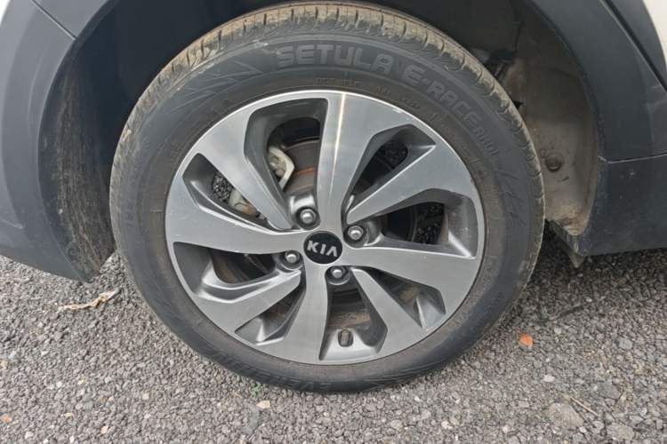 Used Kia KX Cross 2019 1.6L Automatic Dynamic Sunroof Version China VI Right Rear Wheel Hub