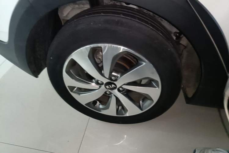 Used Kia KX Cross 2019 1.6L Automatic Dynamic Sunroof Version China VI Right Rear Wheel Hub