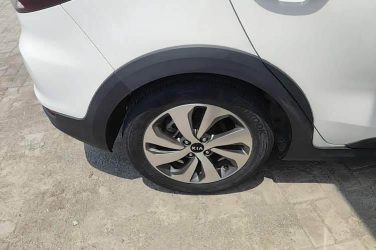 Used Kia KX Cross 2019 1.6L Automatic Dynamic Sunroof Version China VI Right Rear Wheel Hub