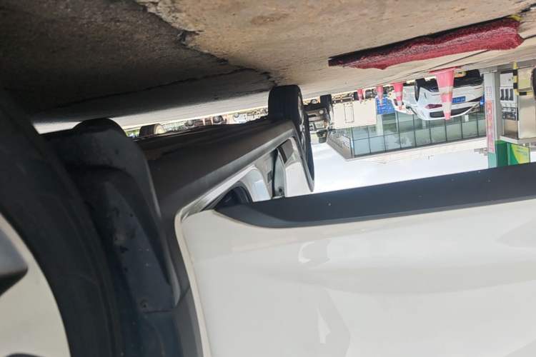 Used Kia KX Cross 2019 1.6L Automatic Dynamic Sunroof Version China VI Right Side Sill