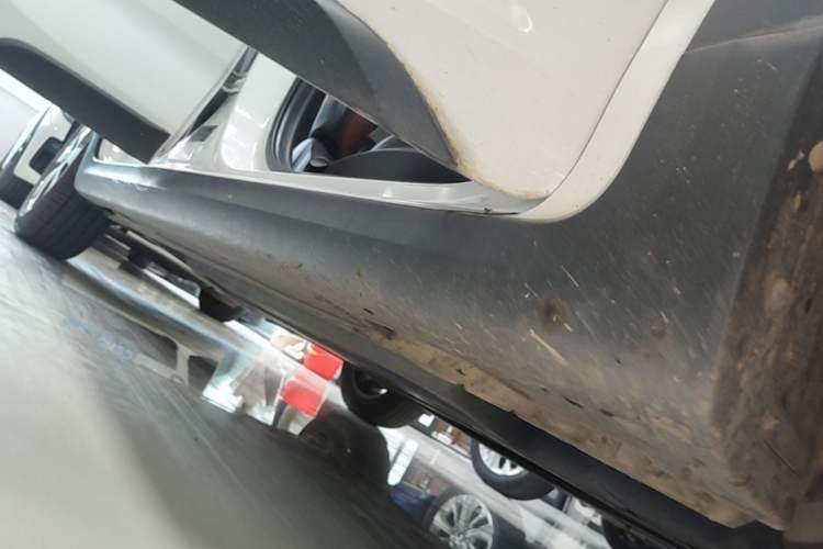 Used Kia KX Cross 2019 1.6L Automatic Dynamic Sunroof Version China VI Right Side Sill