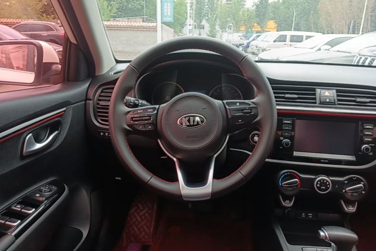 Used Kia KX Cross 2019 1.6L Automatic Dynamic Sunroof Version China VI Steering Wheel