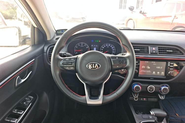 Used Kia KX Cross 2019 1.6L Automatic Dynamic Sunroof Version China VI Steering Wheel