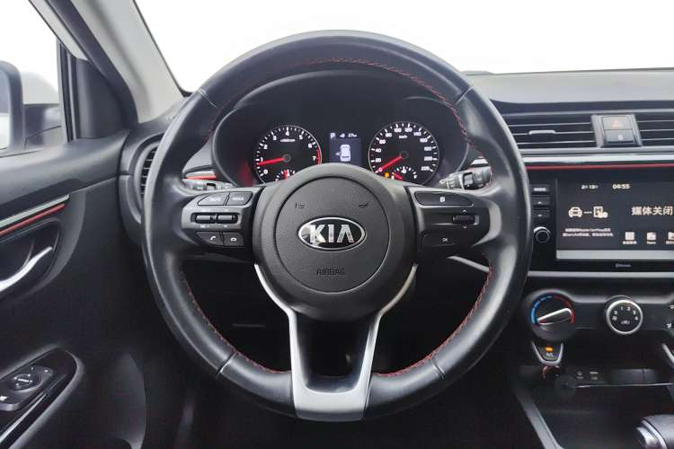 Used Kia KX Cross 2019 1.6L Automatic Dynamic Sunroof Version China VI Steering Wheel