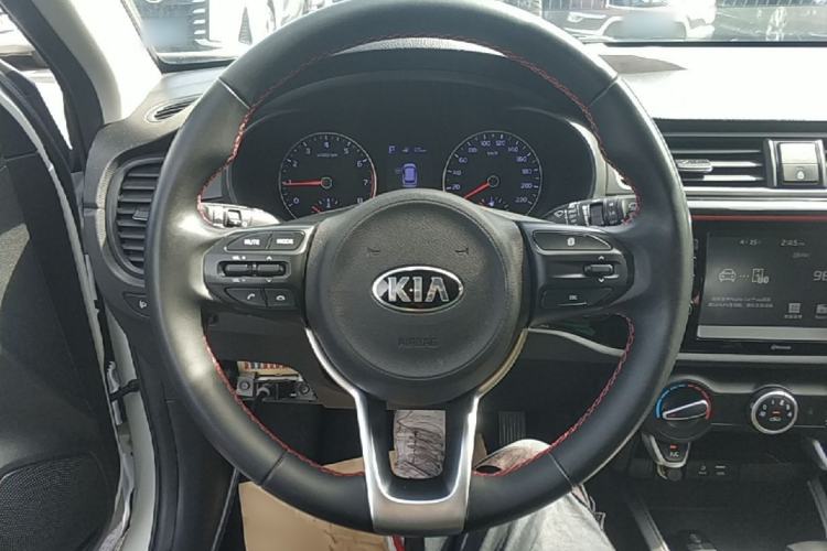 Used Kia KX Cross 2019 1.6L Automatic Dynamic Sunroof Version China VI Steering Wheel