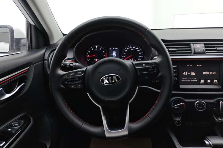 Used Kia KX Cross 2019 1.6L Automatic Dynamic Sunroof Version China VI Steering Wheel