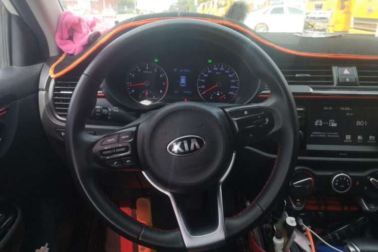 Used Kia KX Cross 2019 1.6L Automatic Dynamic Sunroof Version China VI Steering Wheel