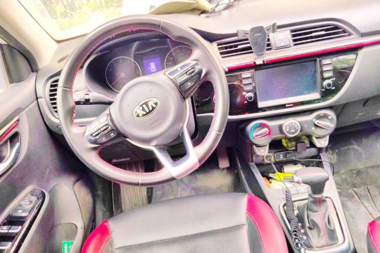 Used Kia KX Cross 2019 1.6L Automatic Dynamic Sunroof Version China VI Steering Wheel