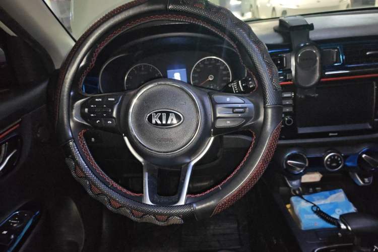 Used Kia KX Cross 2019 1.6L Automatic Dynamic Sunroof Version China VI Steering Wheel