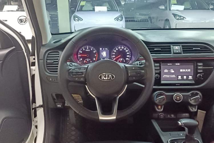 Used Kia KX Cross 2019 1.6L Automatic Dynamic Sunroof Version China VI Steering Wheel