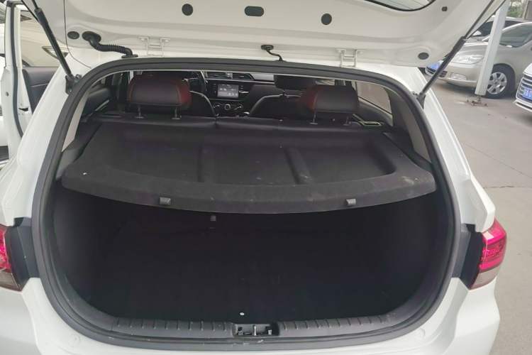Used Kia KX Cross 2019 1.6L Automatic Dynamic Sunroof Version China VI Trunk