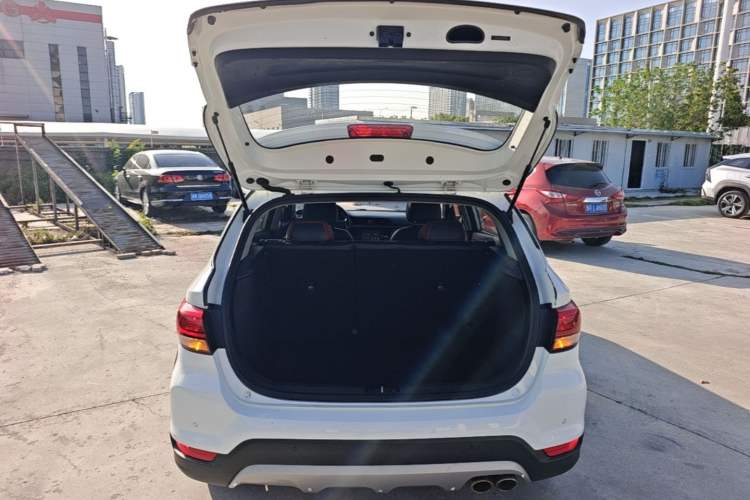 Used Kia KX Cross 2019 1.6L Automatic Dynamic Sunroof Version China VI Trunk
