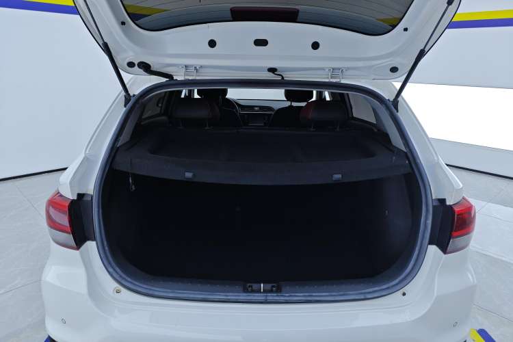 Used Kia KX Cross 2019 1.6L Automatic Dynamic Sunroof Version China VI Trunk