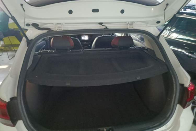 Used Kia KX Cross 2019 1.6L Automatic Dynamic Sunroof Version China VI Trunk