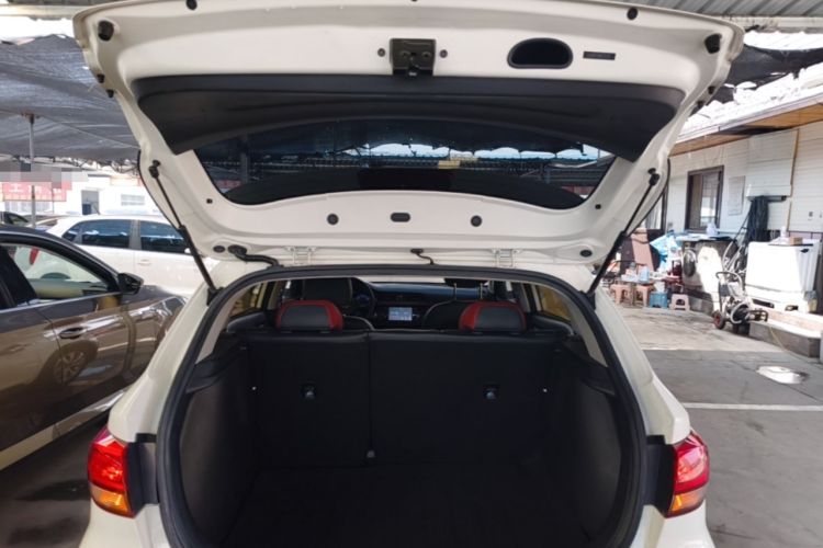 Used Kia KX Cross 2019 1.6L Automatic Dynamic Sunroof Version China VI Trunk