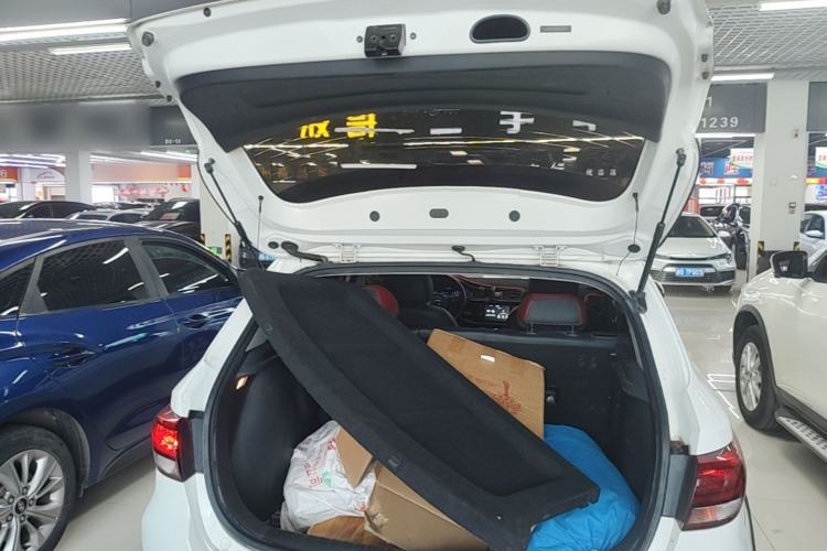Used Kia KX Cross 2019 1.6L Automatic Dynamic Sunroof Version China VI Trunk