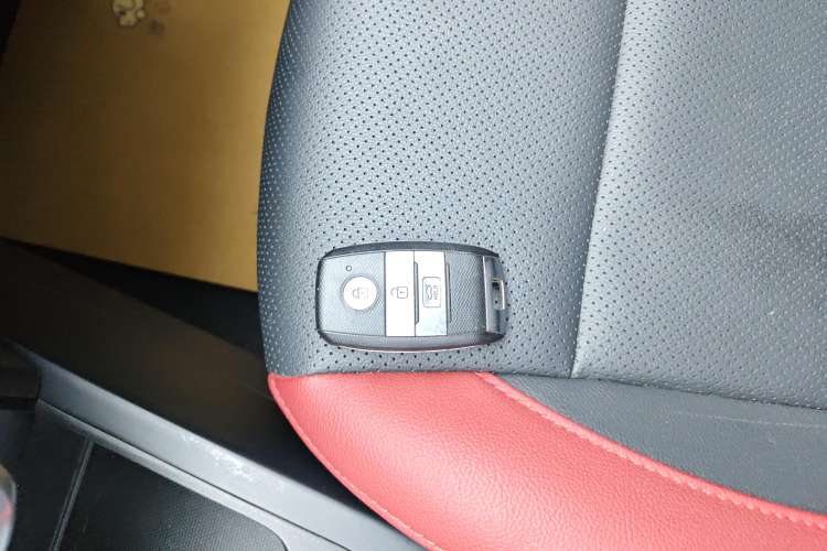 Used Kia KX Cross 2019 1.6L Automatic Dynamic Sunroof Version China VI Vehicle Key