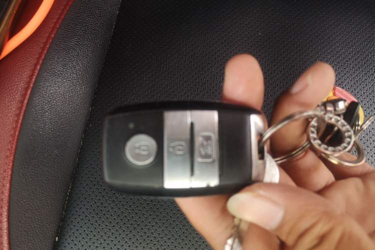 Used Kia KX Cross 2019 1.6L Automatic Dynamic Sunroof Version China VI Vehicle Key