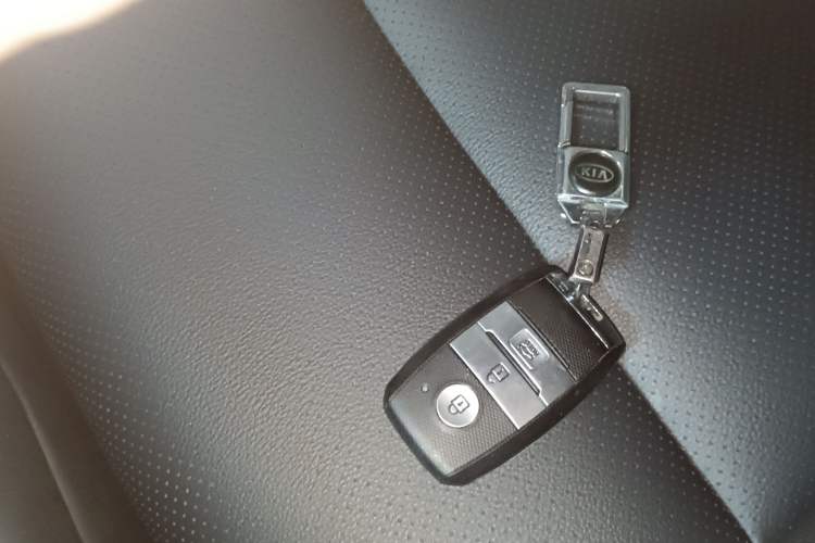 Used Kia KX Cross 2019 1.6L Automatic Dynamic Sunroof Version China VI Vehicle Key
