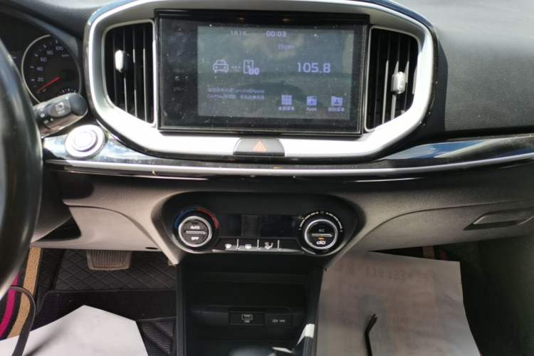 Used Kia kx1 Stonic 2019 1.4L Automatic Fun Edition China V Standard Audio And AC Panel