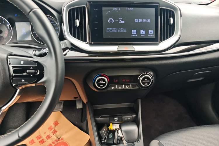 Used Kia kx1 Stonic 2019 1.4L Automatic Sport Edition China VI Audio And AC Panel