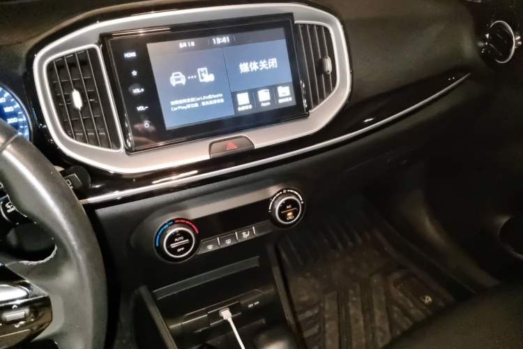 Used Kia kx1 Stonic 2019 1.4L Automatic Fun Edition China VI Audio And AC Panel