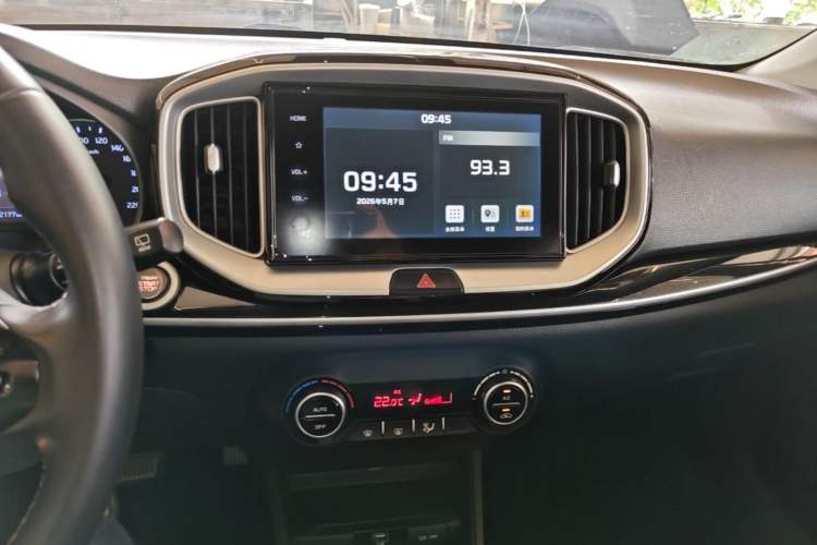 Used Kia kx1 Stonic 2019 1.4L Automatic Sport Edition China VI Audio And AC Panel